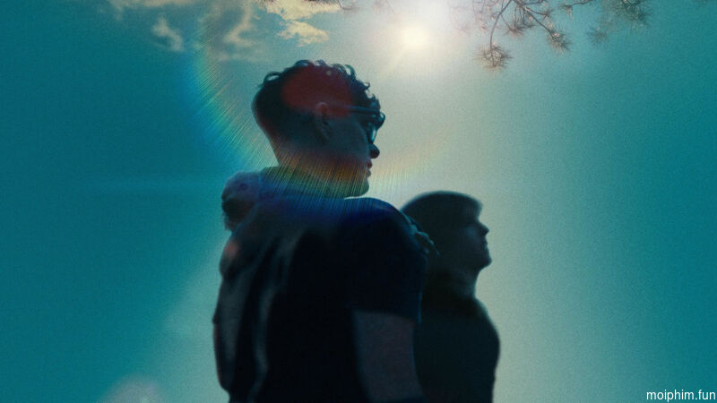 Hãy Nhìn Tôi Dưới Ánh Sáng Đẹp Nhất